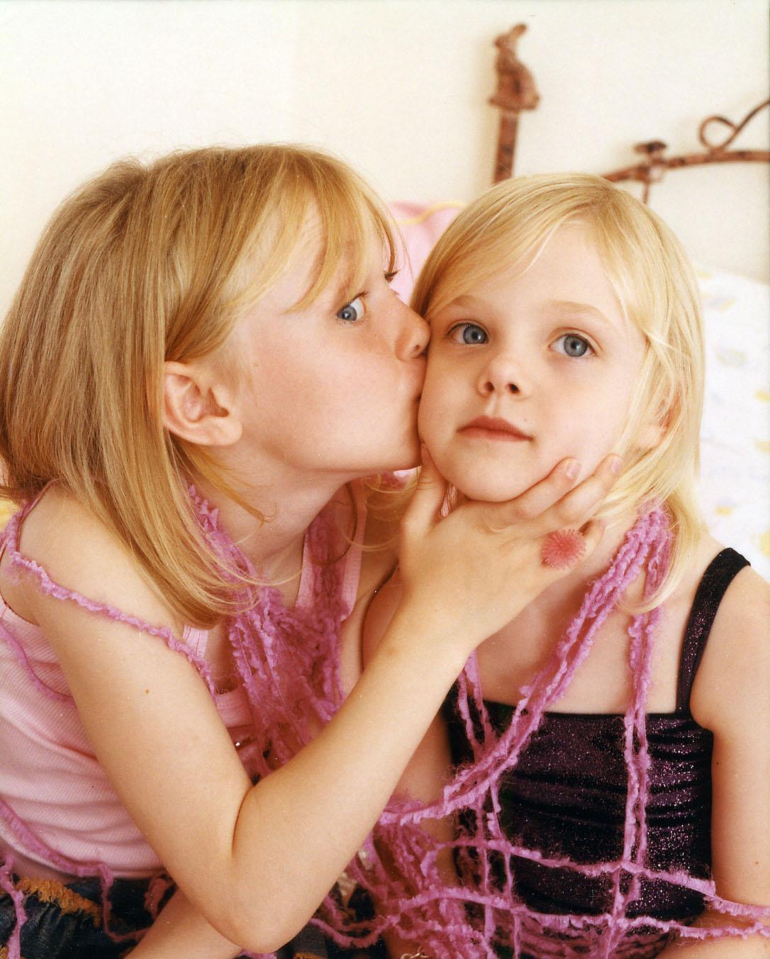 lovely-dakota-dana-tynan-2003-19.jpg