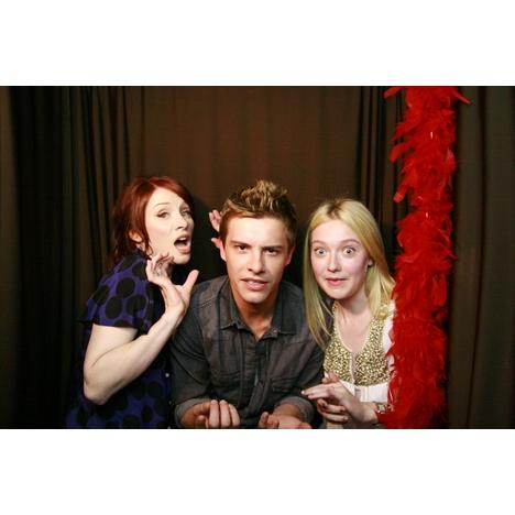 lovely-dakota-extra-photo-booth-2010-02.jpg