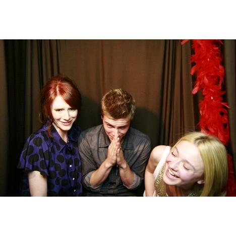 lovely-dakota-extra-photo-booth-2010-04.jpg