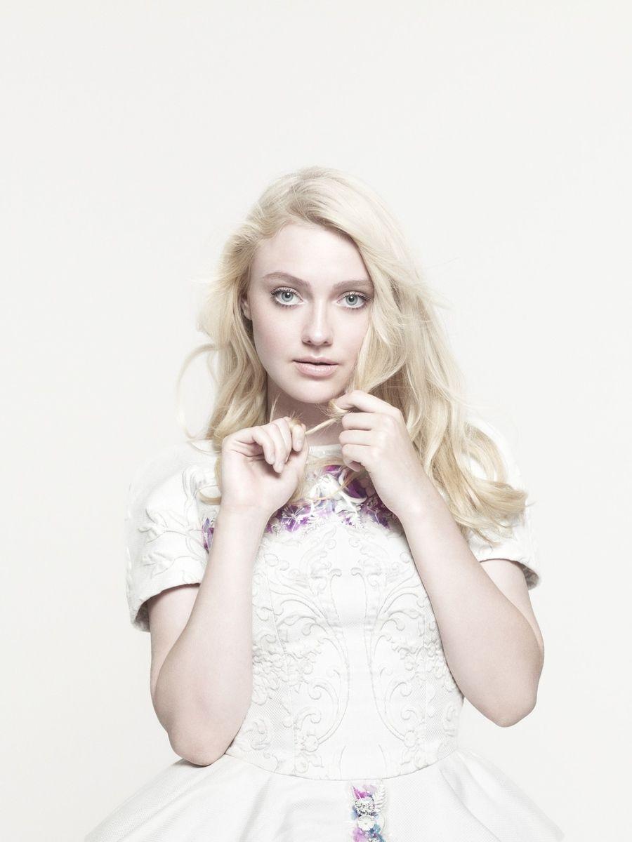 lovely-dakota-karen-collins-2012-01.jpg