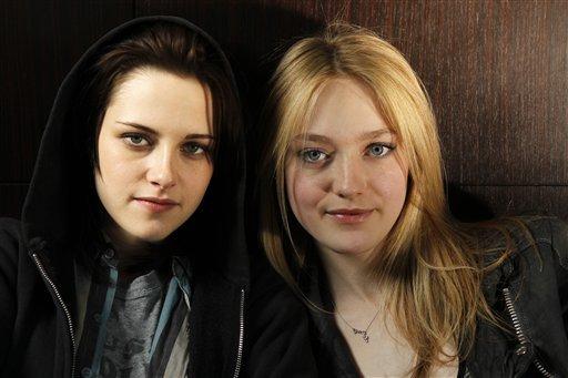 lovely-dakota-mario-anzuoni-2010-11.jpg
