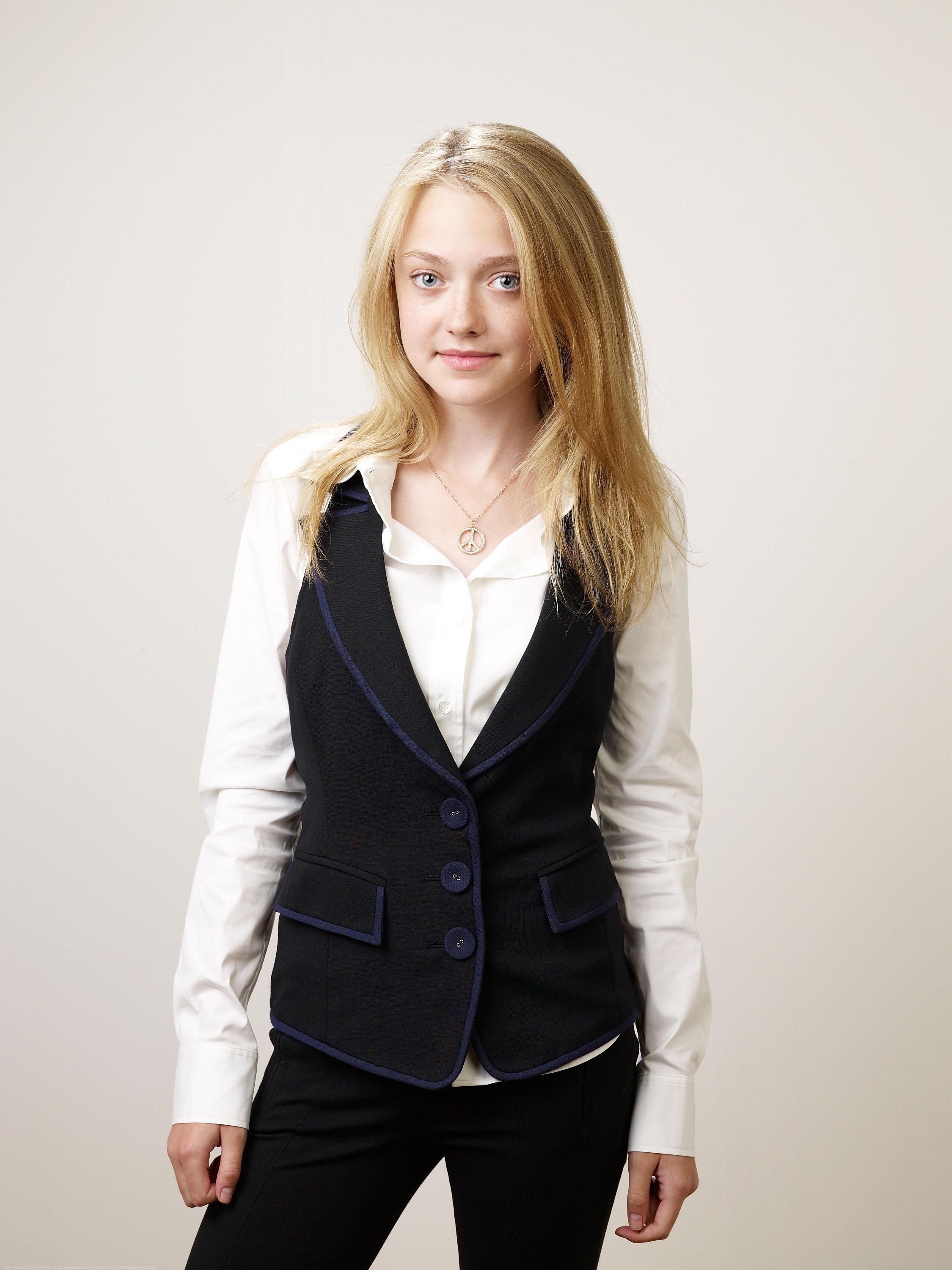 lovely-dakota-matt-carr-2008-09.jpg