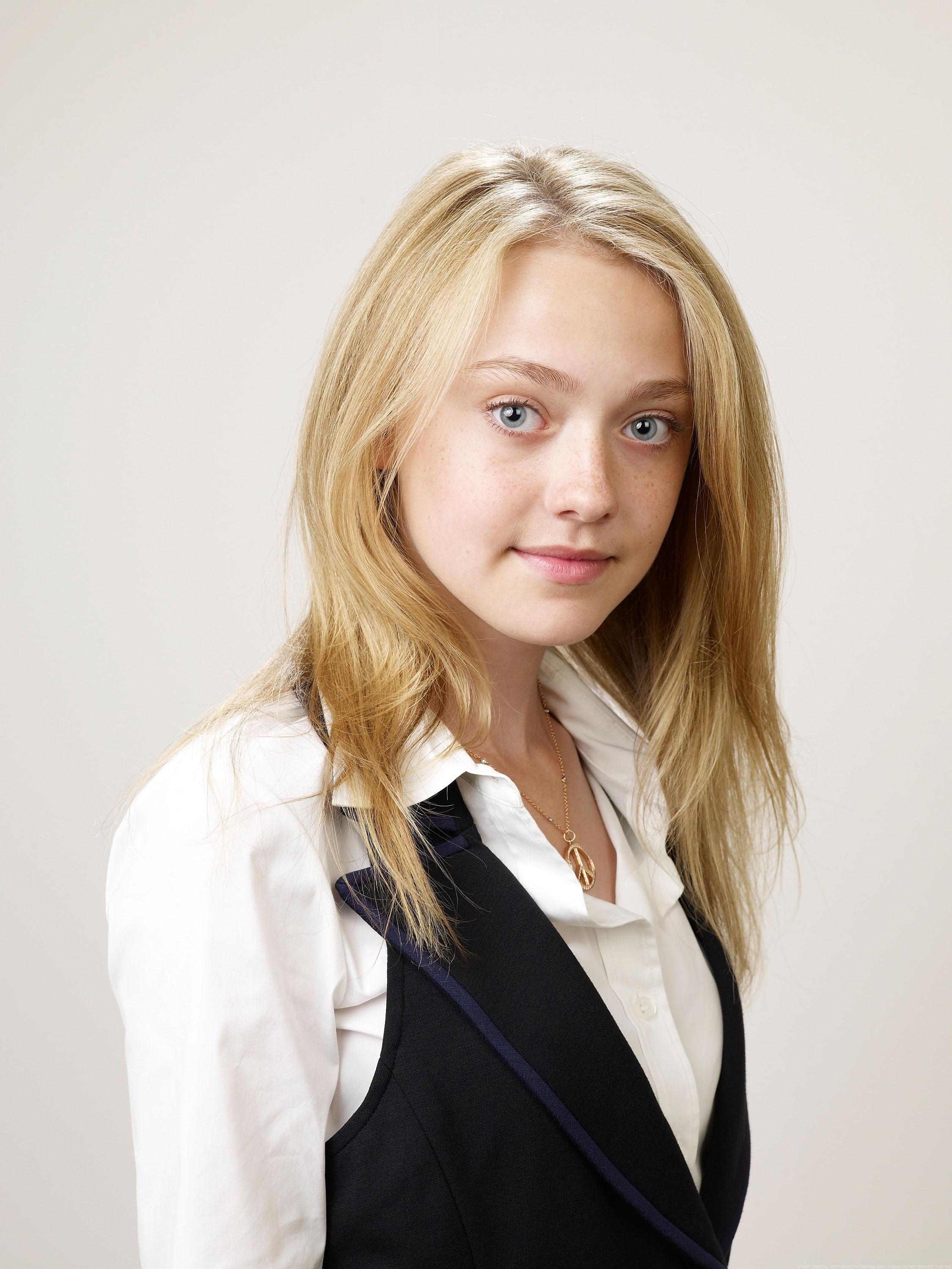 lovely-dakota-matt-carr-2008-10.jpg