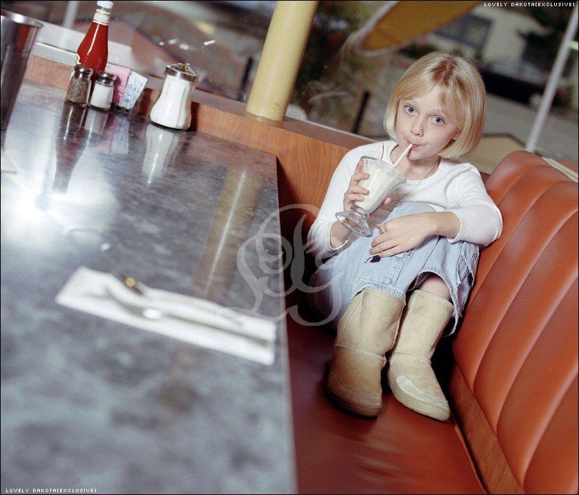 lovely-dakota-pamela-littky-2001-03.jpg