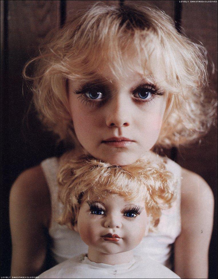 lovely-dakota-peggy-sirota-2002-01.jpg