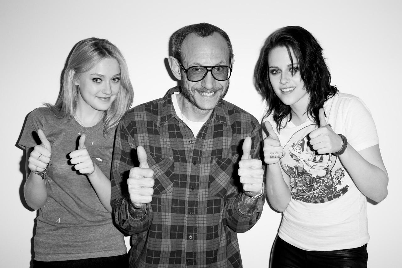 lovely-dakota-terry-richardson-2010-01.jpg