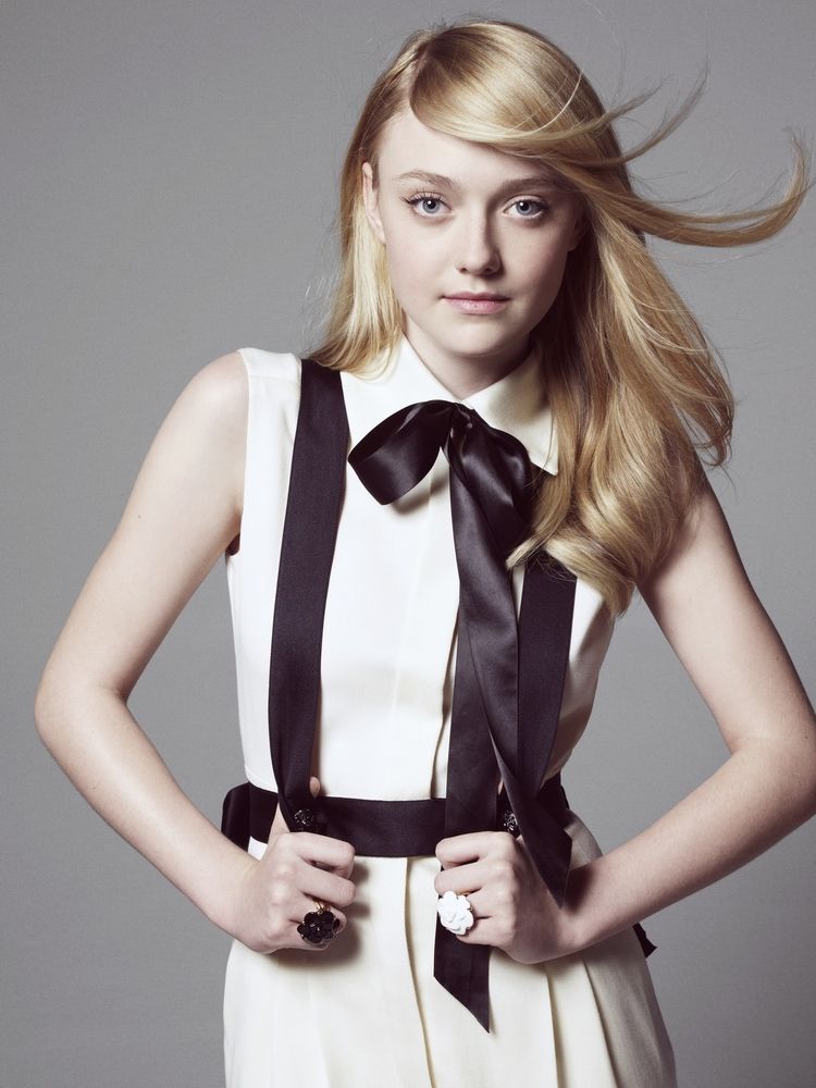 lovely-dakota-tesh-2010-09.jpg