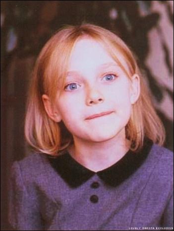 lovely-dakota-unknown-photographer-2003-09.jpg