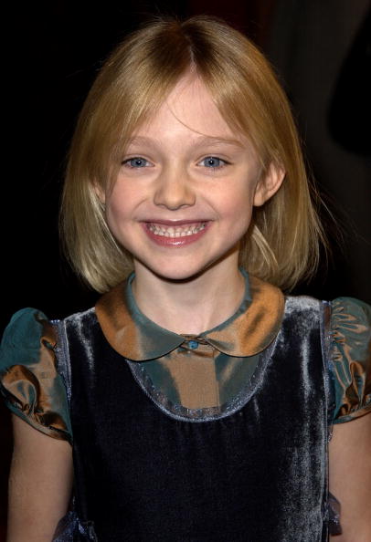 lovely-dakota-broadcast-film-critics-awards-2002-01-22-06.jpg