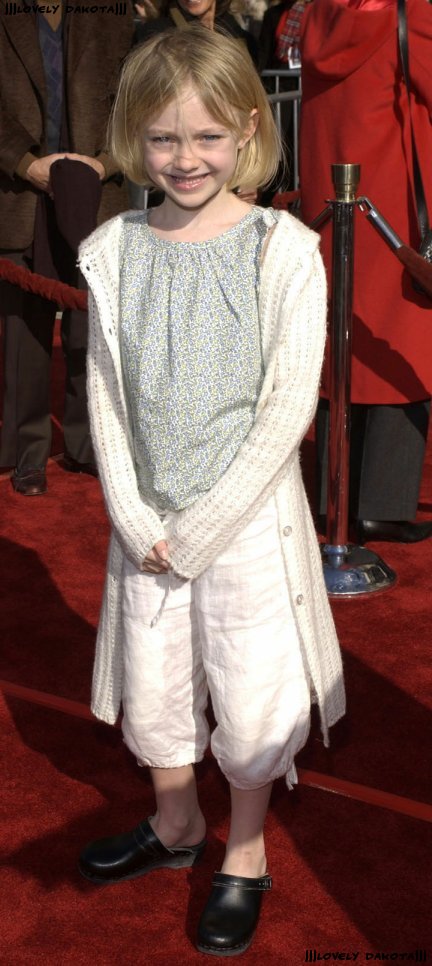 DakotaETPremiere049.jpg