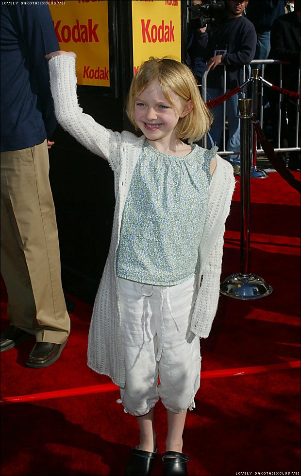 DakotaETPremiere051.jpg