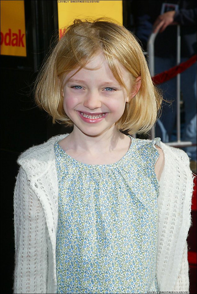 DakotaETPremiere052.jpg