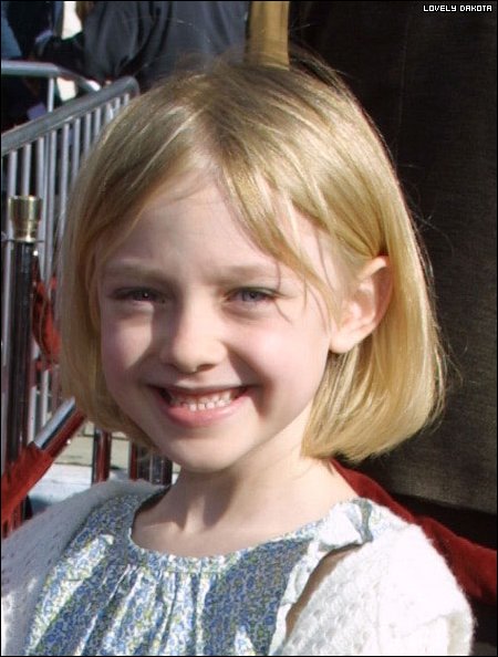 DakotaETPremiere088.jpg