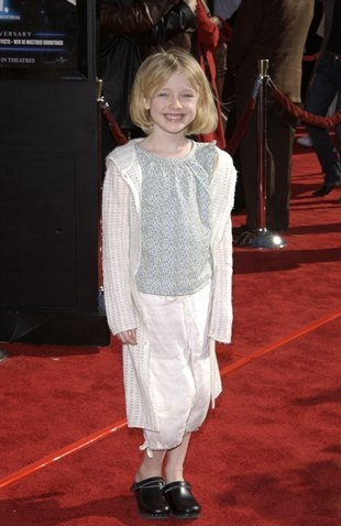 DakotaETPremiere091.jpg