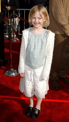 DakotaETPremiere092.jpg