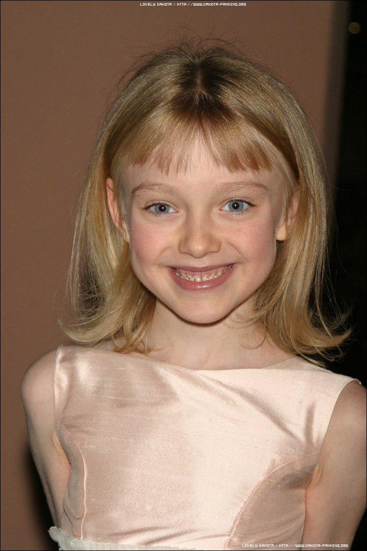 lovely-dakota-golden-satellite-2003-01-12-04.jpg