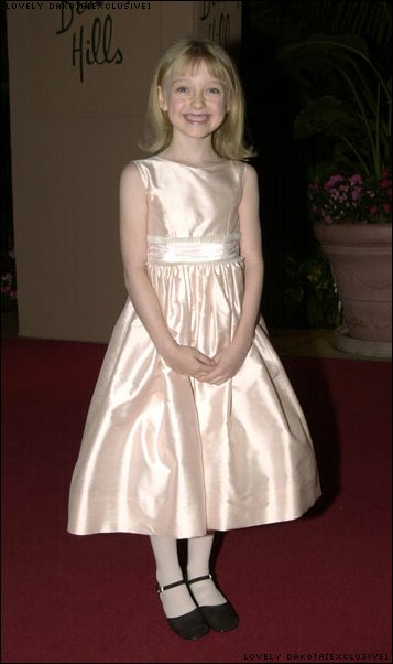 lovely-dakota-golden-satellite-2003-01-12-11.jpg