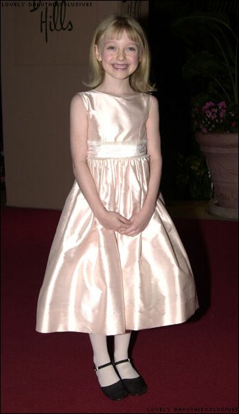 lovely-dakota-golden-satellite-2003-01-12-12.jpg