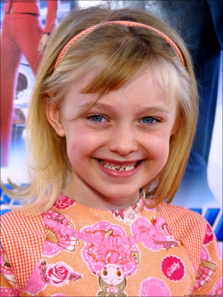 lovely-dakota-agent-cody-banks-2003-03-08-14.jpg