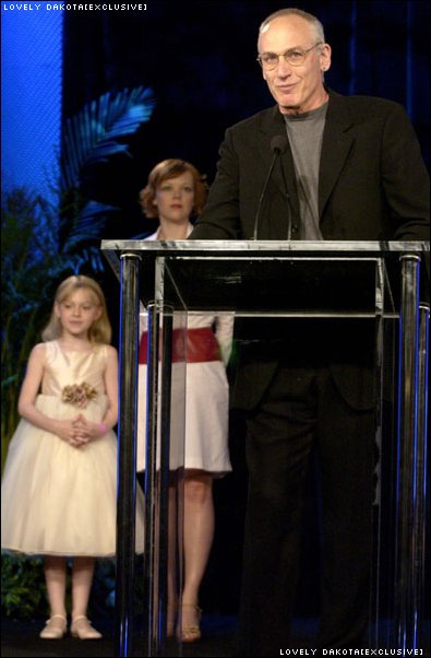 lovely-dakota-television-awards-2003-07-19-10.jpg