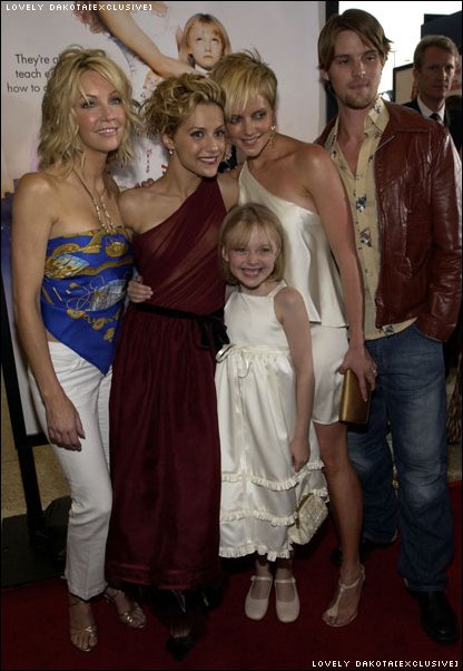 DakotaUGLAPremiere112.jpg