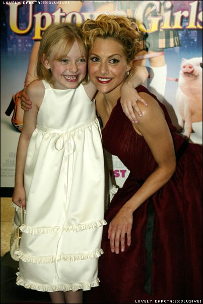 DakotaUGLAPremiere144.jpg