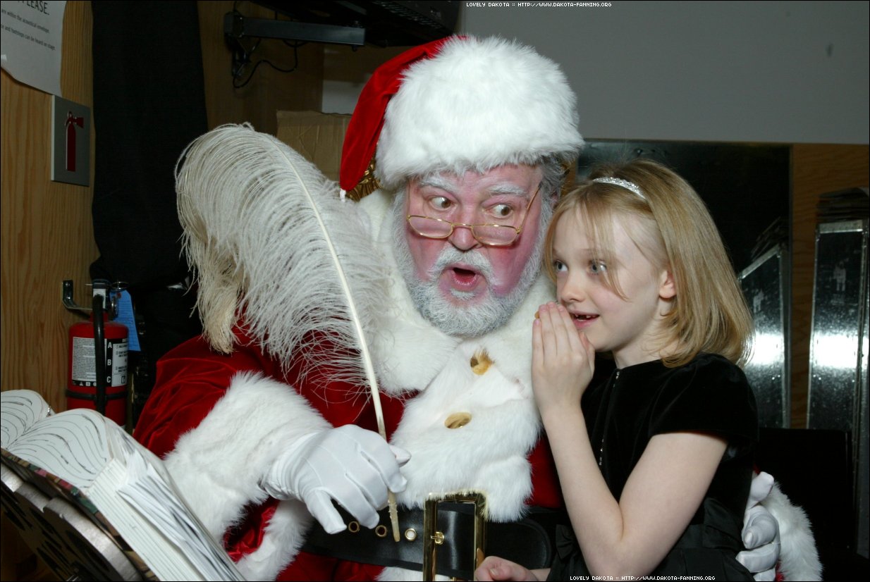 lovely-dakota-mancini-2003-12-23-01.jpg