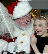 lovely-dakota-mancini-2003-12-23-04.jpg