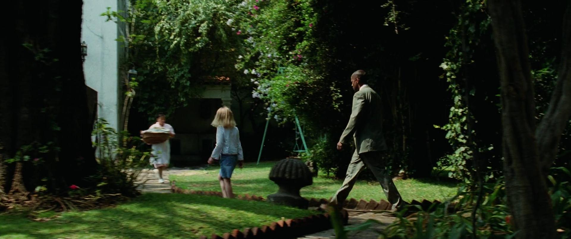 lovely-dakota-man-fire-screen-capture-0014.jpg