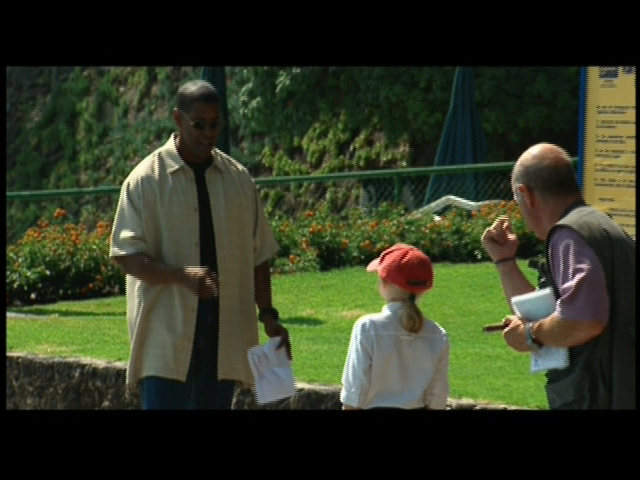 lovely-dakota-man-fire-dvd-making-of-111.jpg