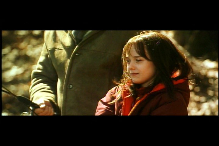 lovely-dakota-hide-seek-dvd-deleted-scene-eat-05.jpg