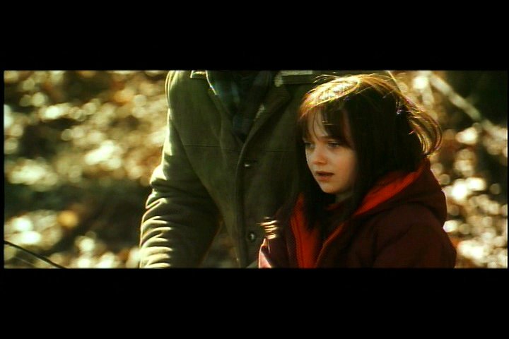 lovely-dakota-hide-seek-dvd-deleted-scene-eat-09.jpg
