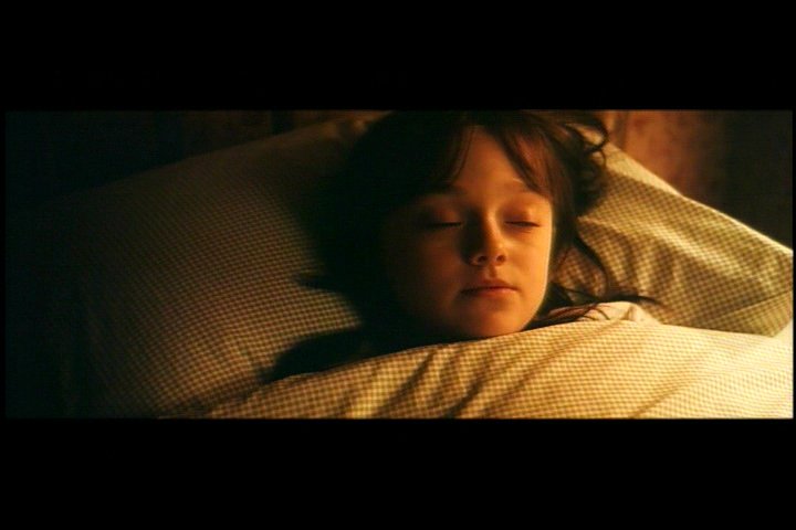 lovely-dakota-hide-seek-dvd-deleted-scene-not-like-07.jpg