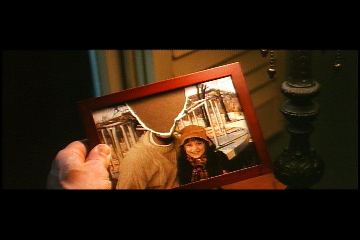 lovely-dakota-hide-seek-dvd-deleted-scene-waiting-01.jpg