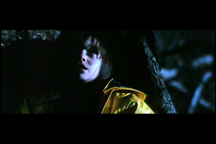 lovely-dakota-hide-seek-dvd-deleted-scene-waiting-05.jpg