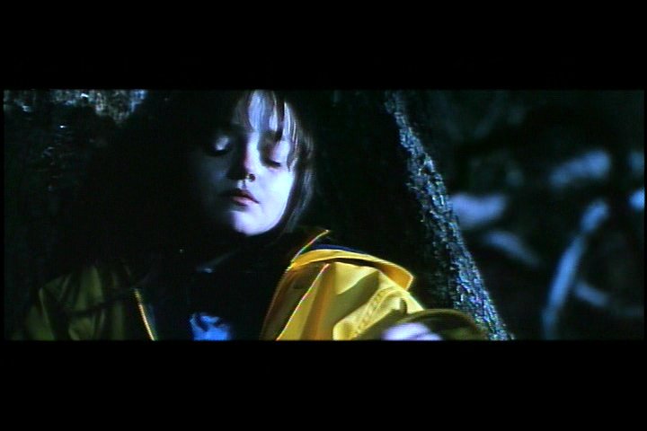 lovely-dakota-hide-seek-dvd-deleted-scene-waiting-13.jpg