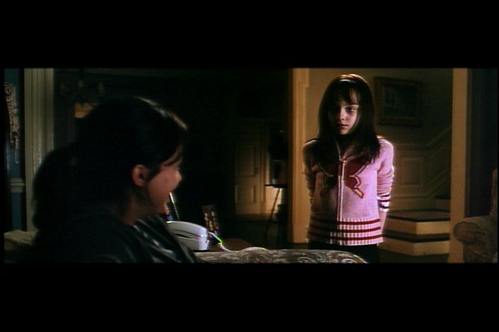 lovely-dakota-hide-seek-dvd-deleted-scene-red-paint-16.jpg