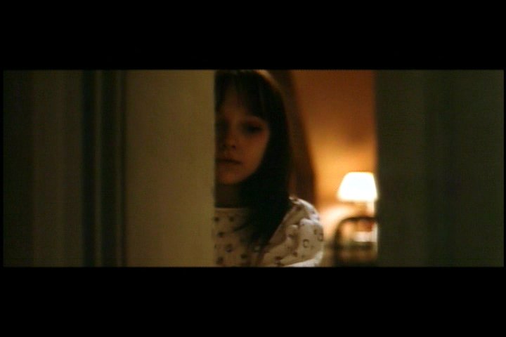 lovely-dakota-hide-seek-dvd-deleted-scene-red-lipstick-01.jpg