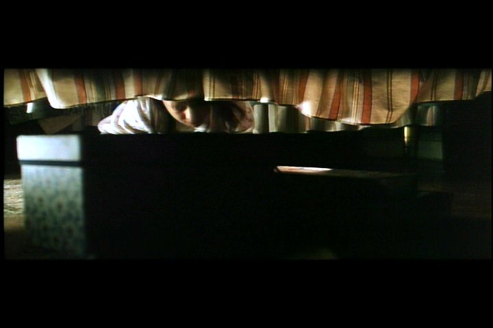 lovely-dakota-hide-seek-dvd-deleted-scene-red-lipstick-03.jpg