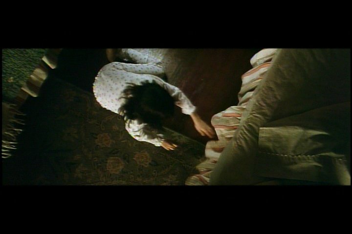 lovely-dakota-hide-seek-dvd-deleted-scene-red-lipstick-08.jpg