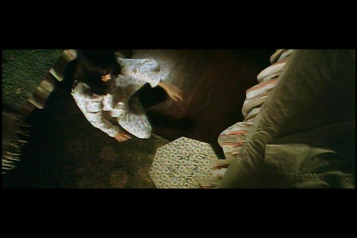 lovely-dakota-hide-seek-dvd-deleted-scene-red-lipstick-09.jpg