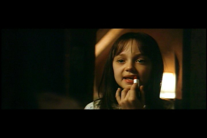 lovely-dakota-hide-seek-dvd-deleted-scene-red-lipstick-21.jpg