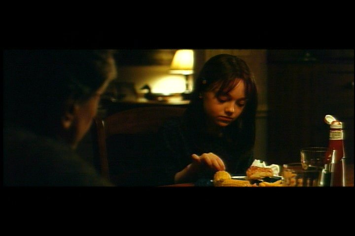 lovely-dakota-hide-seek-dvd-deleted-scene-trying-05.jpg