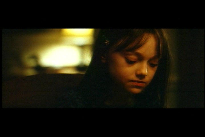 lovely-dakota-hide-seek-dvd-deleted-scene-trying-08.jpg