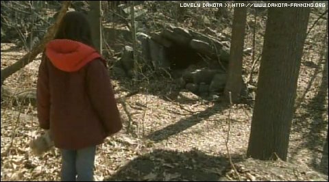 lovely-dakota-hide-seek-japanese-trailer-01.jpg