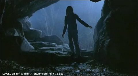 lovely-dakota-hide-seek-japanese-trailer-05.jpg