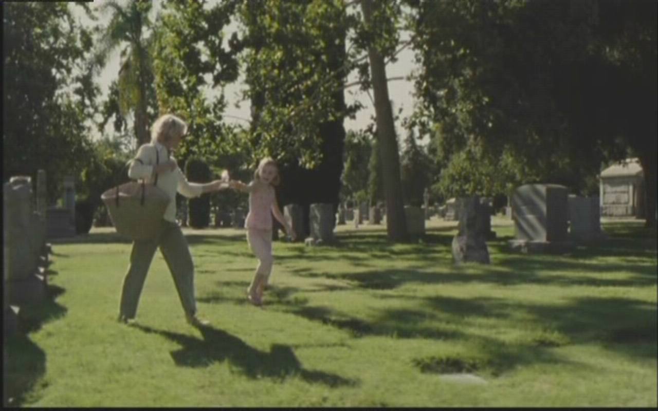 lovely-dakota-nine-lives-screen-capture-005.jpg