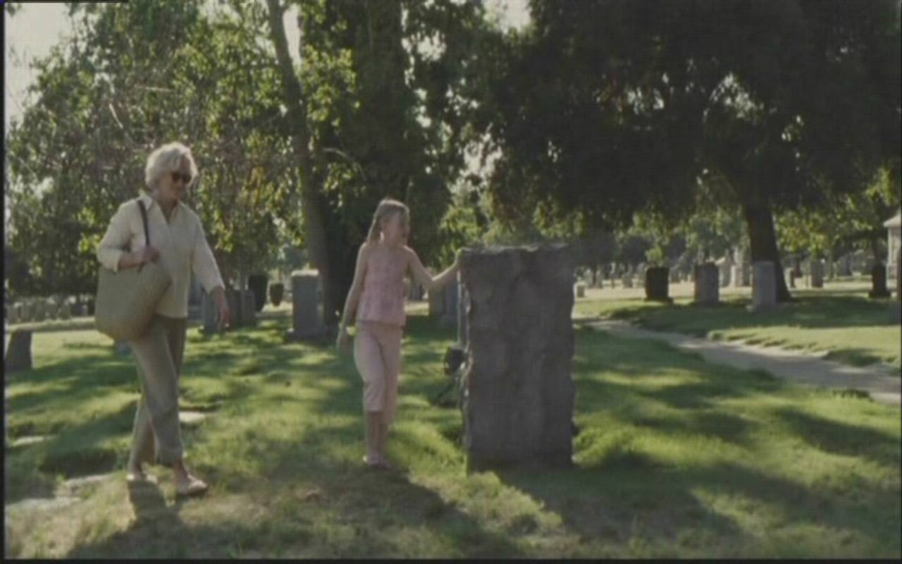 lovely-dakota-nine-lives-screen-capture-008.jpg