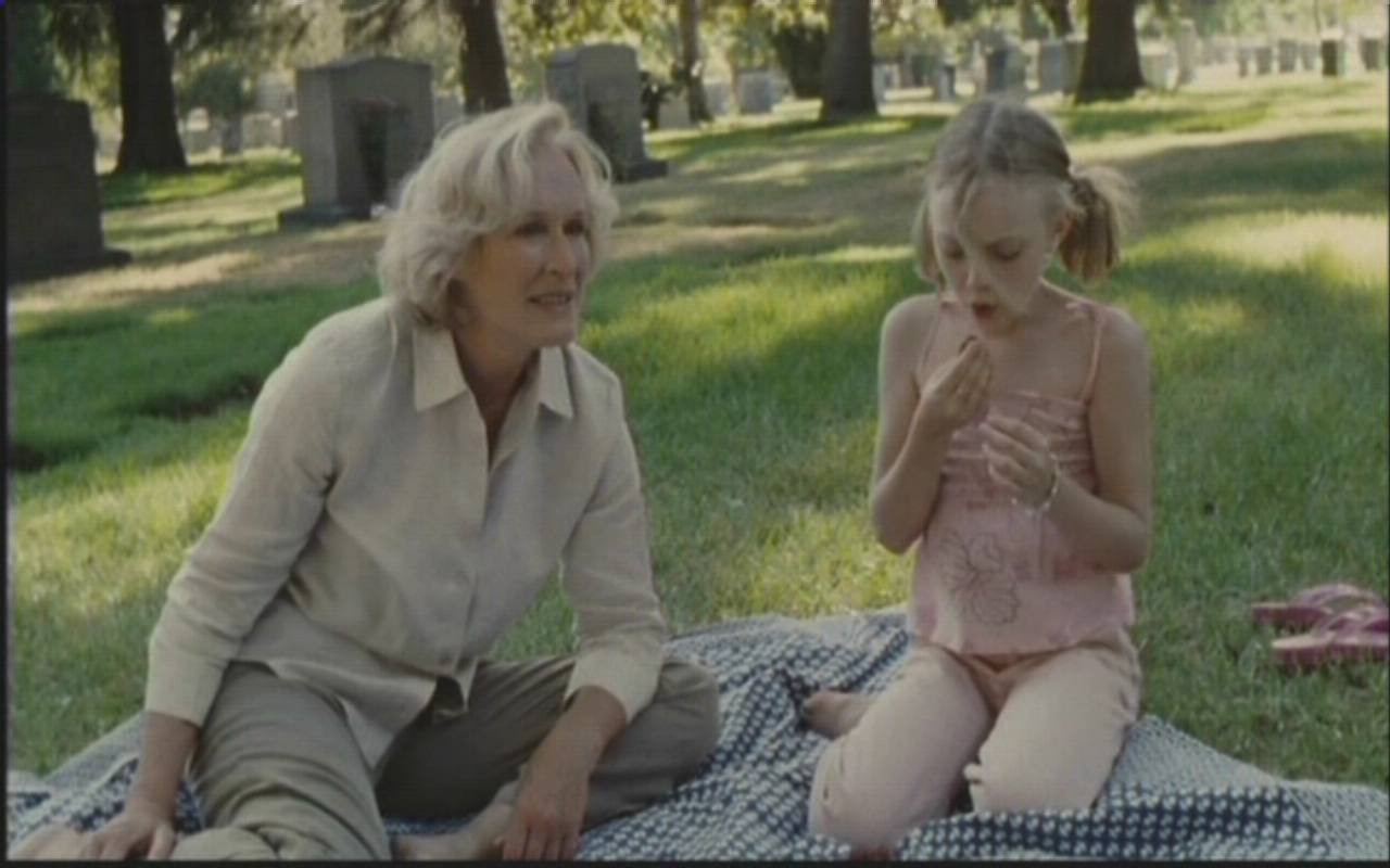 lovely-dakota-nine-lives-screen-capture-034.jpg