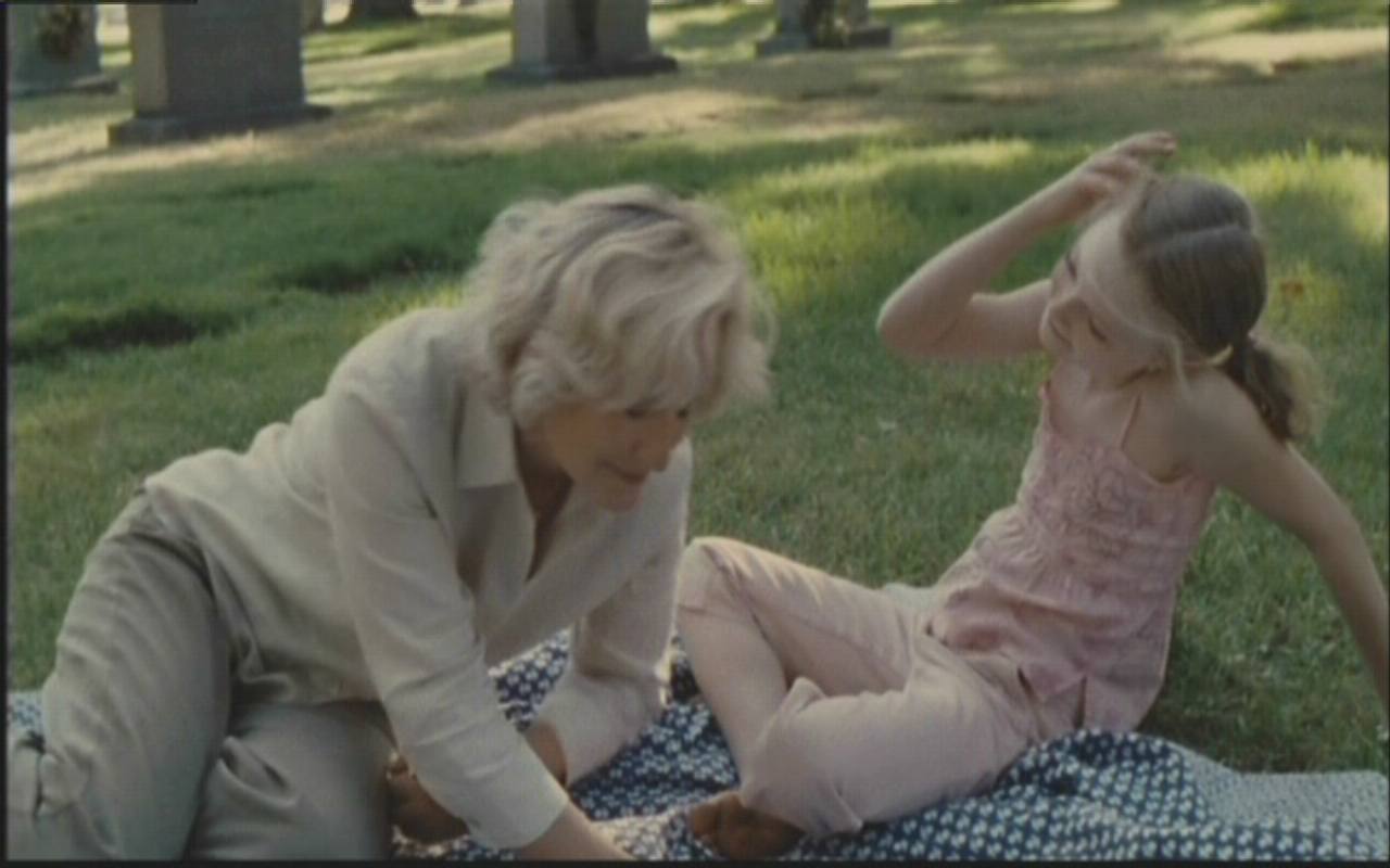 lovely-dakota-nine-lives-screen-capture-101.jpg